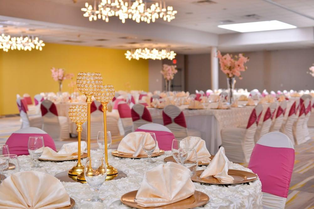 Hotel Dallas-richardson By Ihg Richardson
